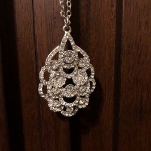 Crystal pendant necklace